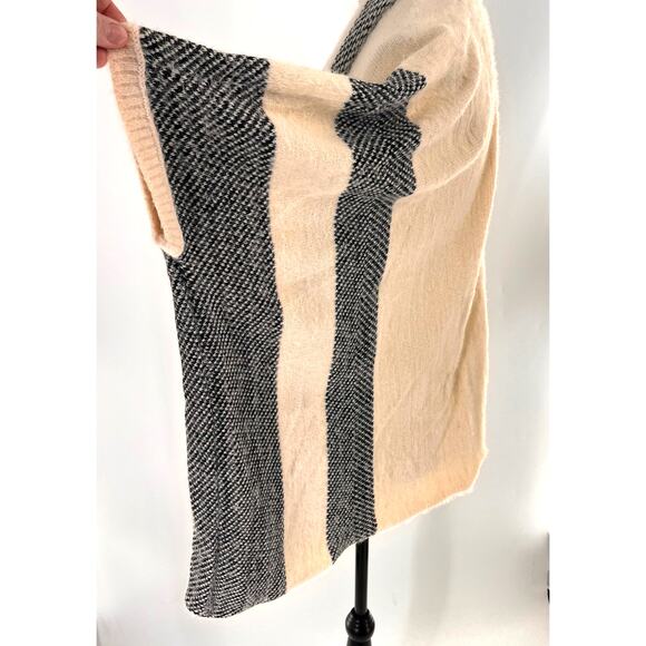 Women's Elizabeth Gillet Kiera Cardigan one size batwing open ivory black - Picture 2 of 6